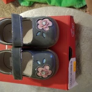 Infant girl shoe size 3